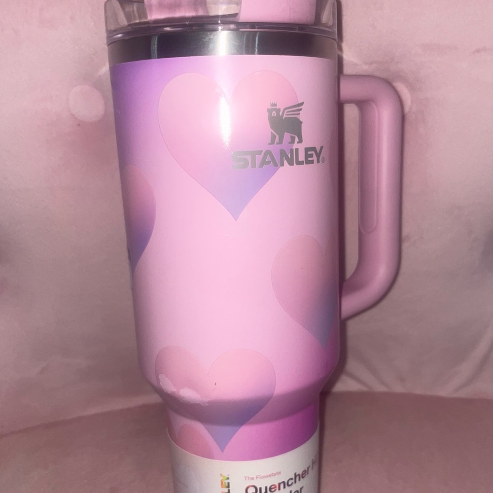 Valentines Stanley 40 Oz Powder Pink Heart Gradient Quencher Tumbler NEW W FLAWS